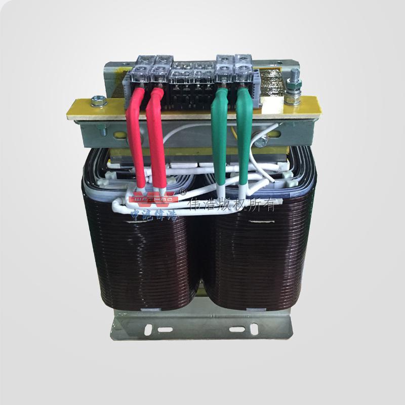 Single-phase elimination of neutral ground voltage shielding isolation transformer